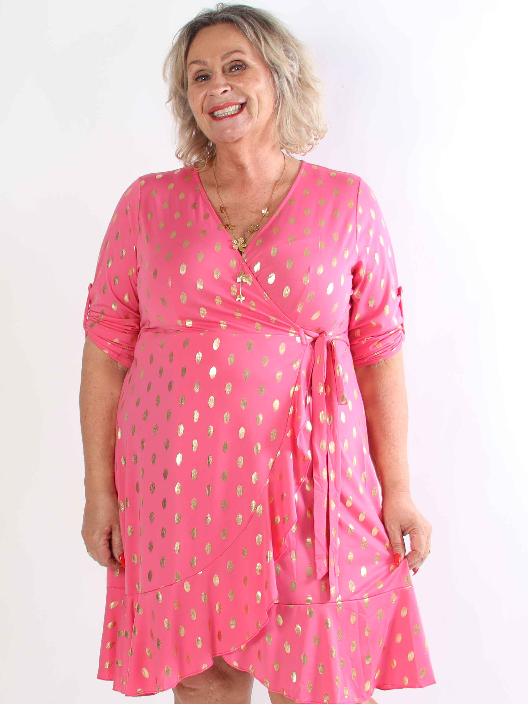 Savina Gold - Elastisk plus size klänning i omlott-look med guldprickar